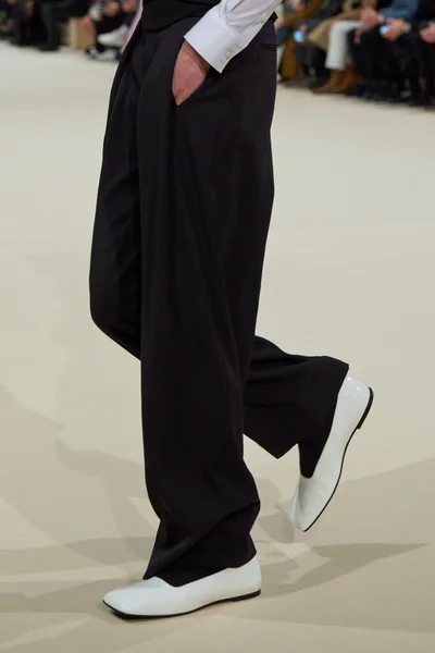 Look 12